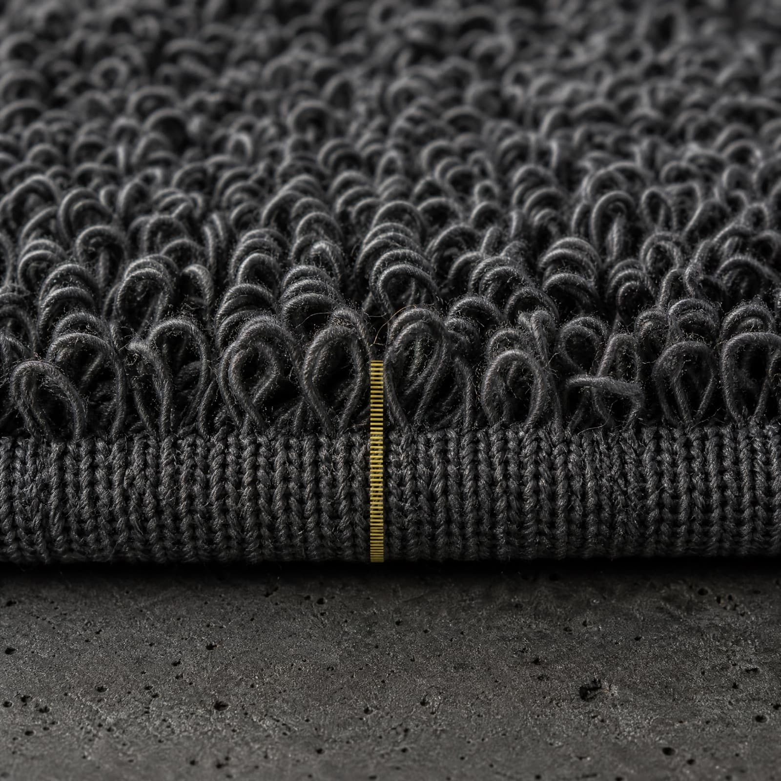 Close view of the knit structure of the Vent Cotton